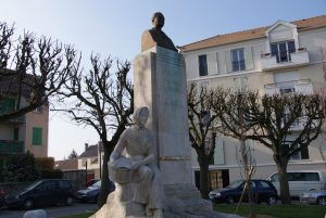 Brétigny - monument à Gabriel Chevrier